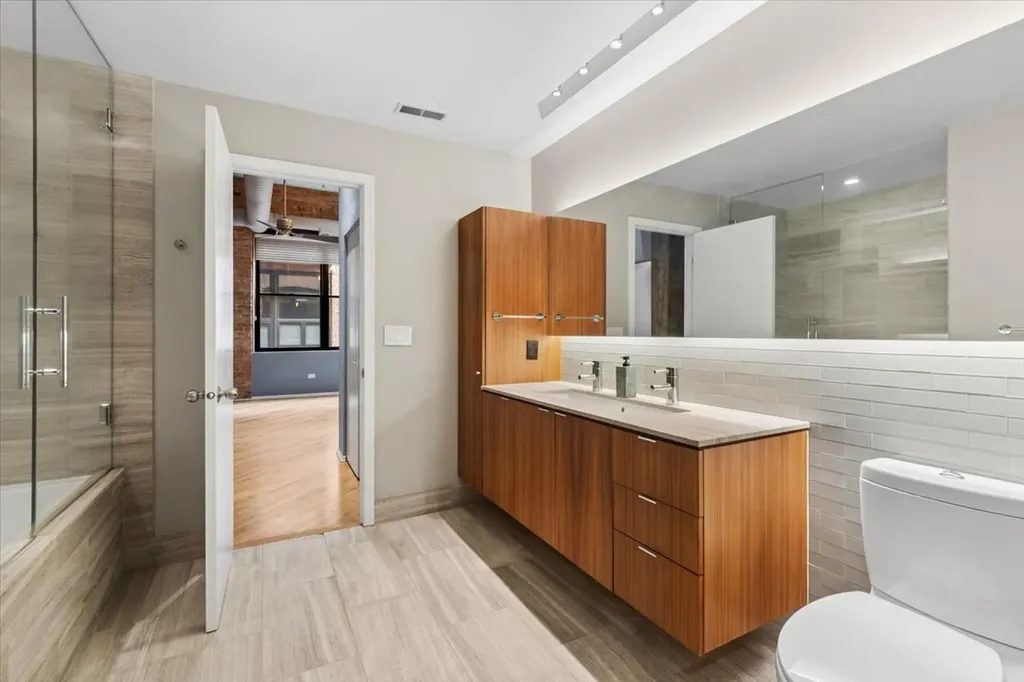 520 West Huron Street Chicago IL 60654