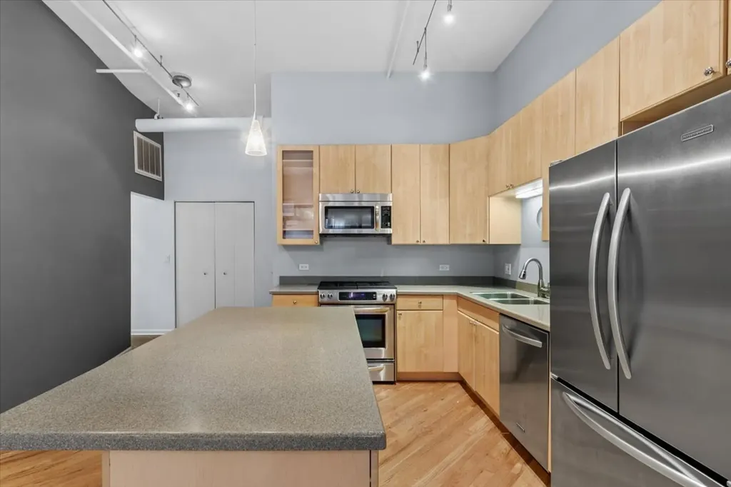 520 West Huron Street Chicago IL 60654
