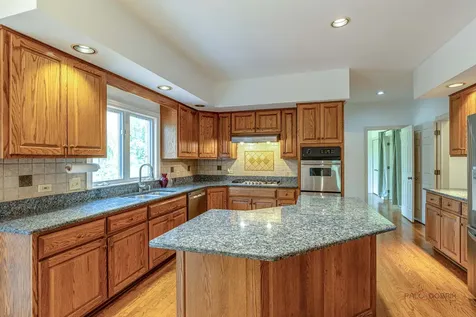 5420 Belmont Court Libertyville IL 60048