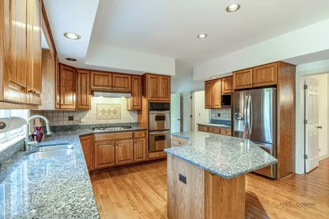 5420 Belmont Court Libertyville IL 60048