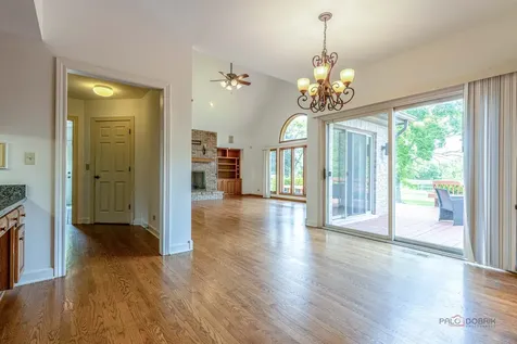 5420 Belmont Court Libertyville IL 60048