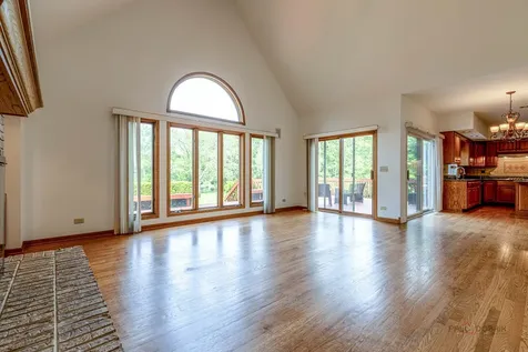 5420 Belmont Court Libertyville IL 60048