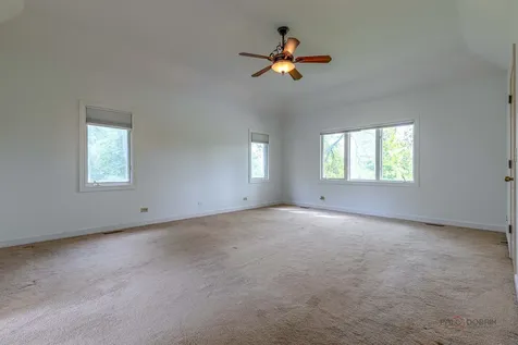 5420 Belmont Court Libertyville IL 60048