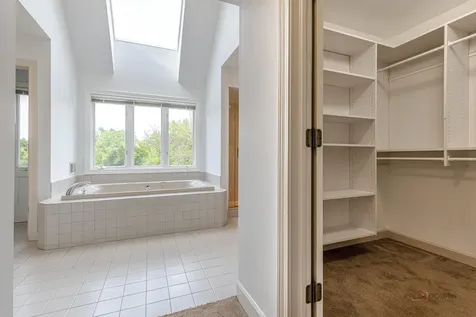 5420 Belmont Court Libertyville IL 60048