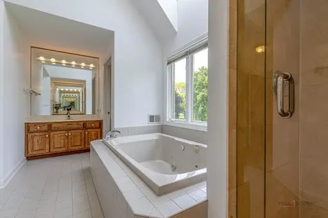 5420 Belmont Court Libertyville IL 60048