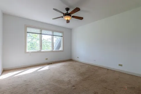 5420 Belmont Court Libertyville IL 60048