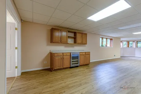 5420 Belmont Court Libertyville IL 60048