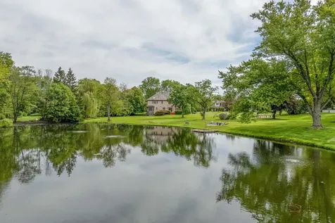 5420 Belmont Court Libertyville IL 60048