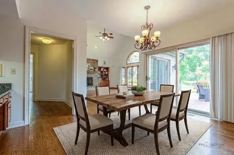 5420 Belmont Court Libertyville IL 60048