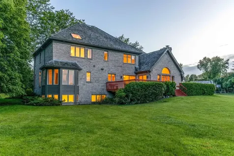 5420 Belmont Court Libertyville IL 60048
