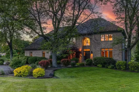 5420 Belmont Court Libertyville IL 60048