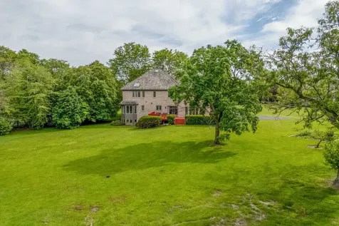 5420 Belmont Court Libertyville IL 60048