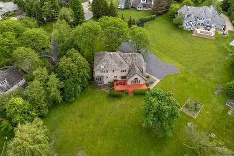 5420 Belmont Court Libertyville IL 60048