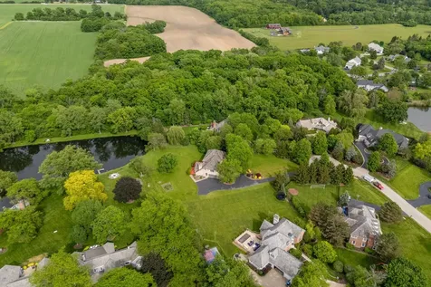 5420 Belmont Court Libertyville IL 60048