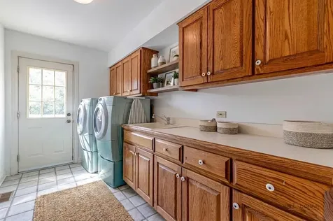 5420 Belmont Court Libertyville IL 60048