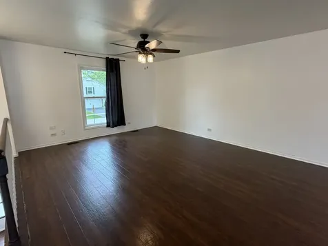 284 Hill Avenue Bartlett IL 60103