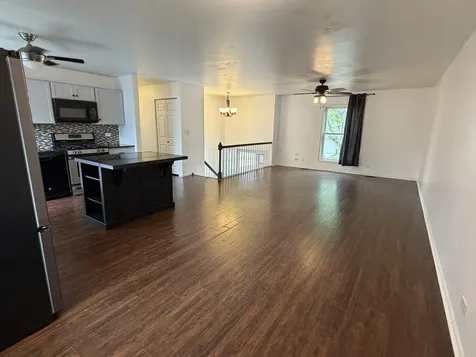 284 Hill Avenue Bartlett IL 60103