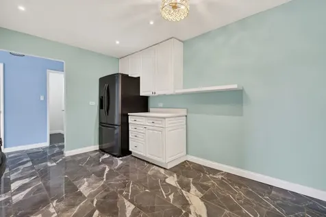 9540 Mayfield Avenue Oak Lawn IL 60453