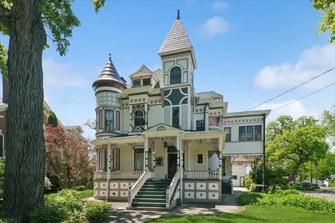 214 South State Street Elgin IL 60123