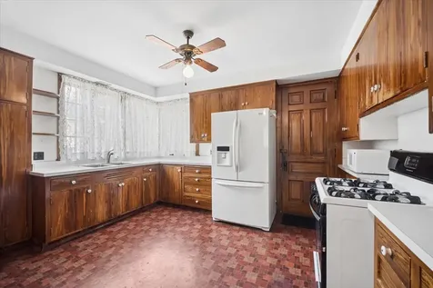 214 South State Street Elgin IL 60123