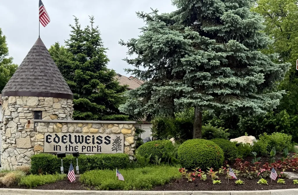 11716 South Black Forest Lane Palos Park IL 60464