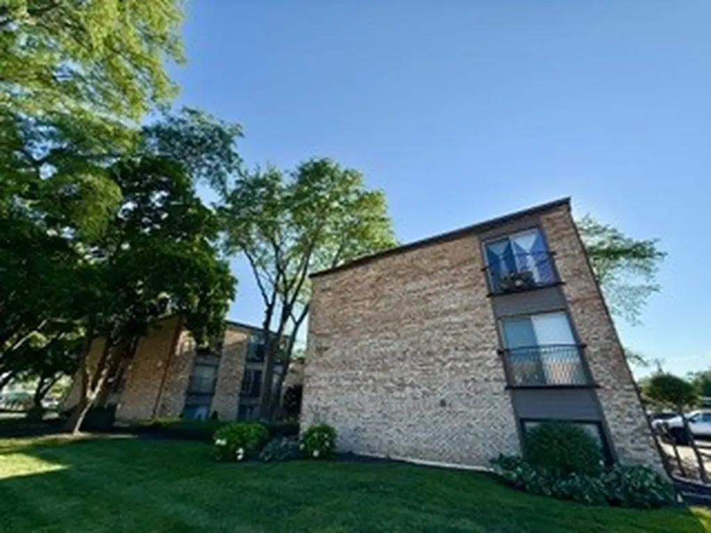1930 Cherry Lane Northbrook IL 60062