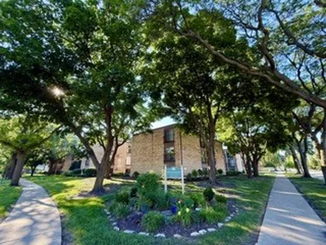 1930 Cherry Lane Northbrook IL 60062