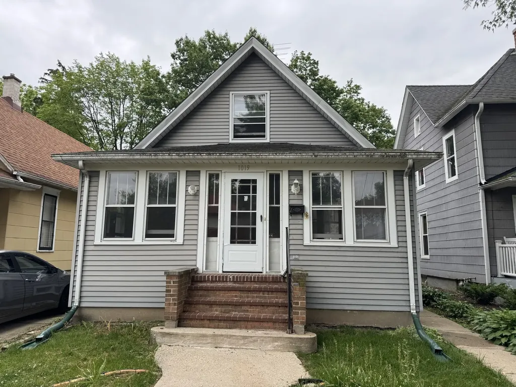 1019 Prospect Street Elgin IL 60120