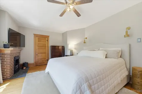132 South Wright Street Naperville IL 60540