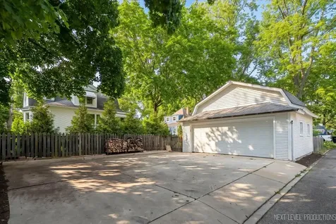 132 South Wright Street Naperville IL 60540