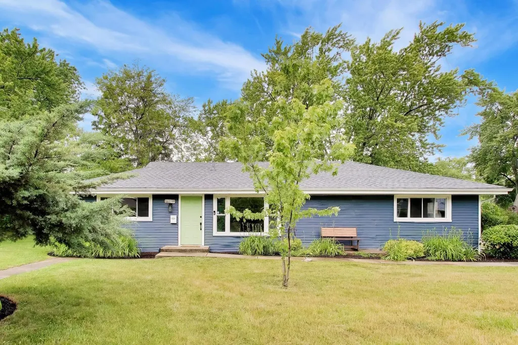 10 Rugby Road Lake Zurich IL 60047