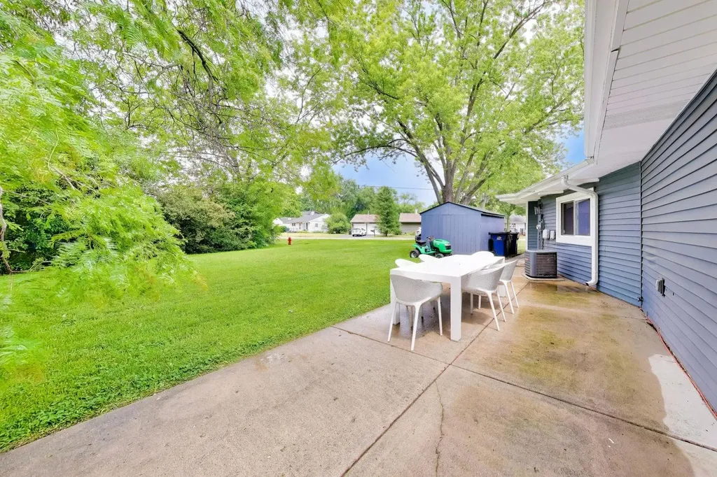 10 Rugby Road Lake Zurich IL 60047