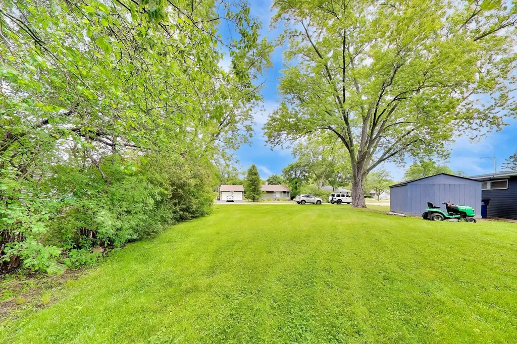 10 Rugby Road Lake Zurich IL 60047
