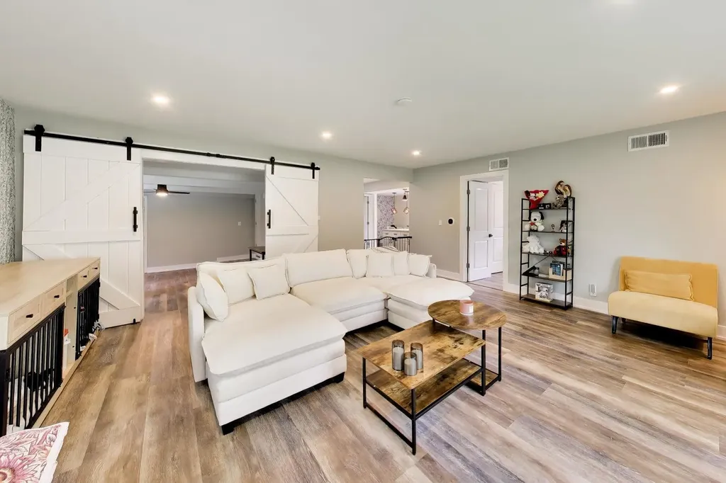 10 Rugby Road Lake Zurich IL 60047