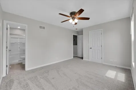 943 Four Seasons Boulevard Aurora IL 60504