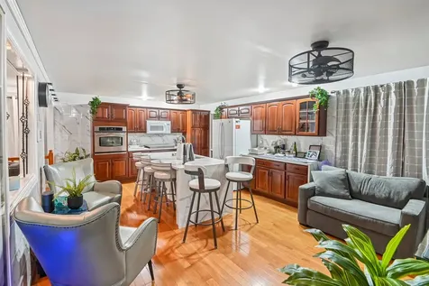696 2ND Street Crete IL 60417