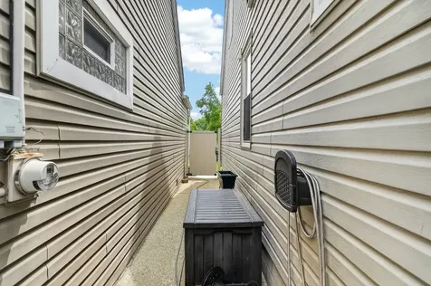 6602 West Montrose Avenue Harwood Heights IL 60706