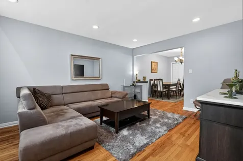 6602 West Montrose Avenue Harwood Heights IL 60706