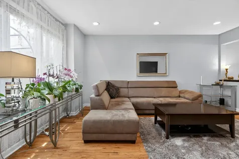 6602 West Montrose Avenue Harwood Heights IL 60706