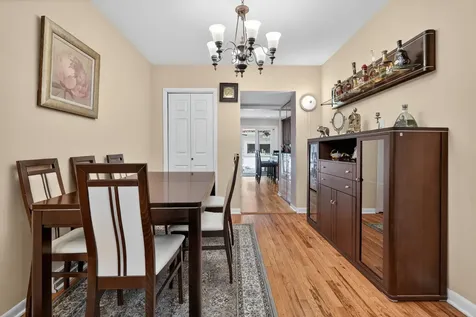 6602 West Montrose Avenue Harwood Heights IL 60706
