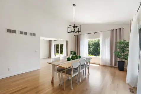 3N010 Lakeview Court West Chicago IL 60185