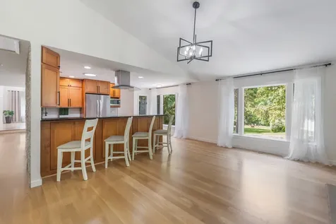 3N010 Lakeview Court West Chicago IL 60185