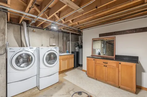 3N010 Lakeview Court West Chicago IL 60185