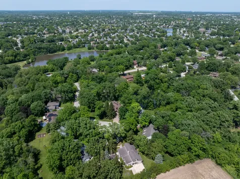 3N010 Lakeview Court West Chicago IL 60185