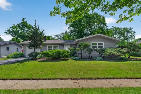 262 South 19th Street St. Charles IL 60174