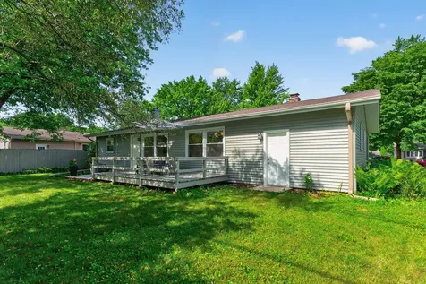262 South 19th Street St. Charles IL 60174
