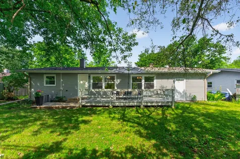 262 South 19th Street St. Charles IL 60174