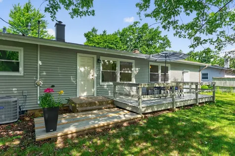262 South 19th Street St. Charles IL 60174