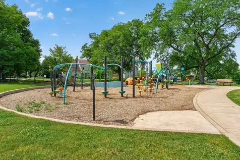 262 South 19th Street St. Charles IL 60174