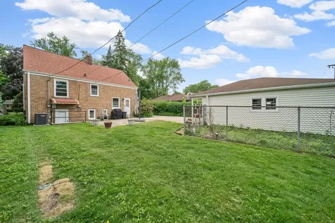 5320 Suffield Court Skokie IL 60077